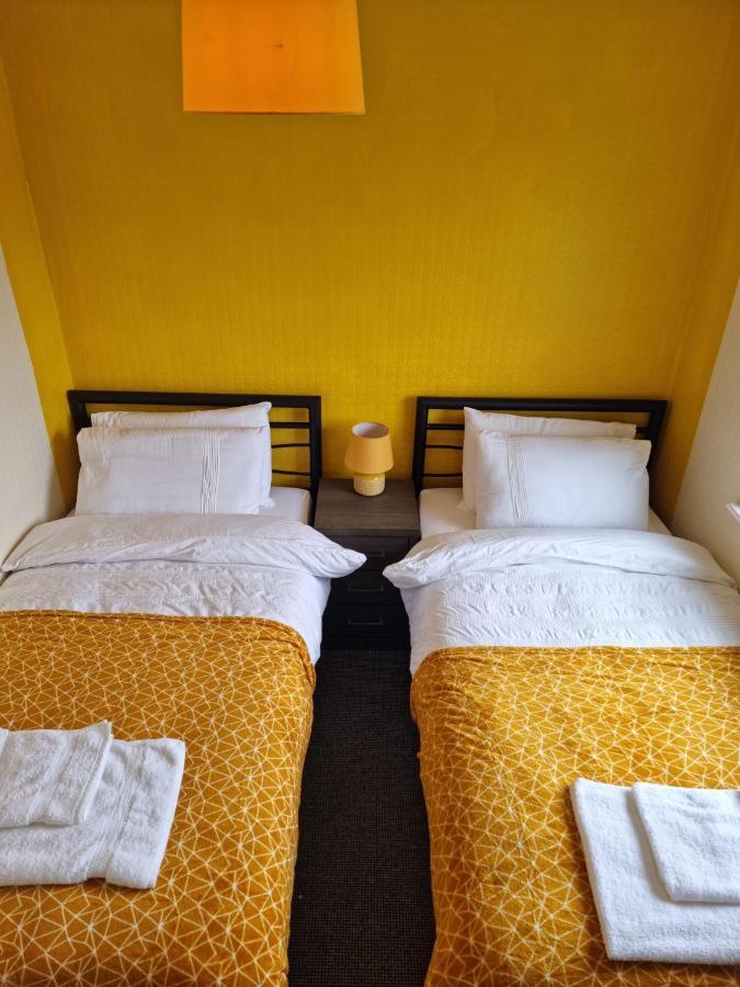 מנספילד Lovely 2 Bedroom Serviced Apartment With Parking מראה חיצוני תמונה