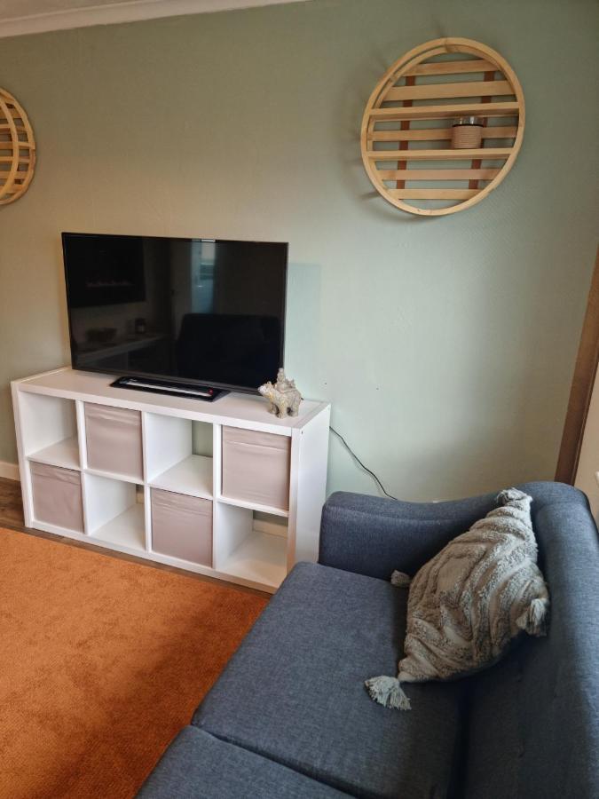 מנספילד Lovely 2 Bedroom Serviced Apartment With Parking מראה חיצוני תמונה