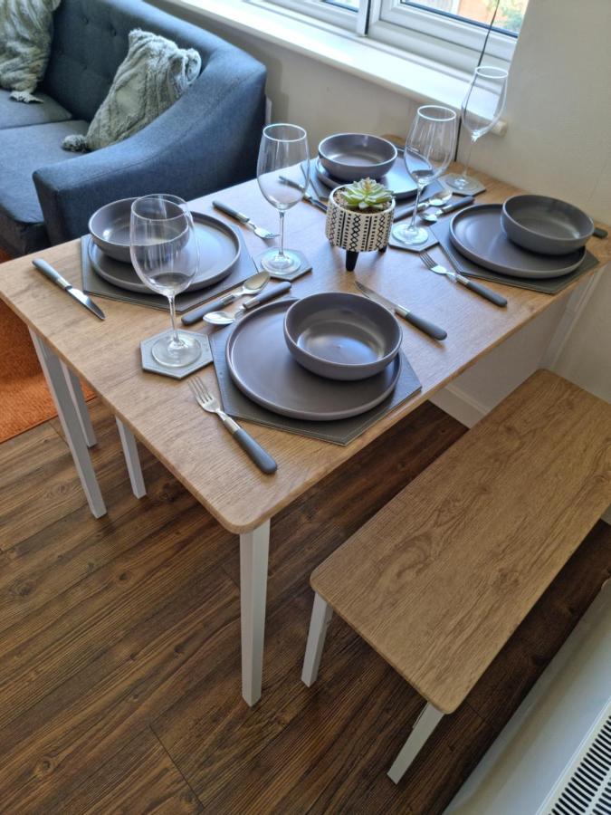 מנספילד Lovely 2 Bedroom Serviced Apartment With Parking מראה חיצוני תמונה